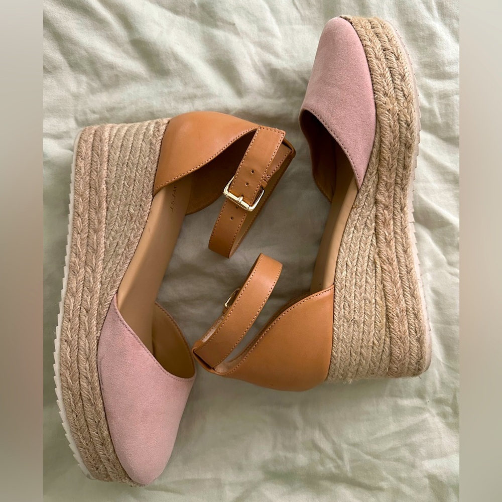 Super cute espadrille sandals. Only worn a few times. In great condition!!